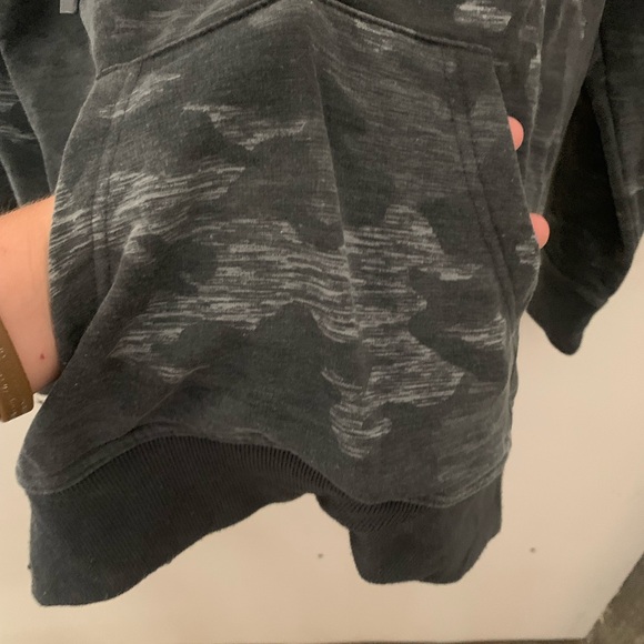 Woman’s very comfortable hoodie - Picture 3 of 10